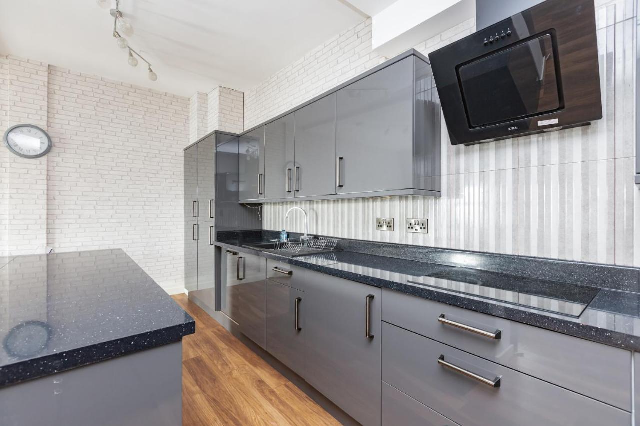 Manhattan Heights Apartment เมดสโตน ภายนอก รูปภาพ
