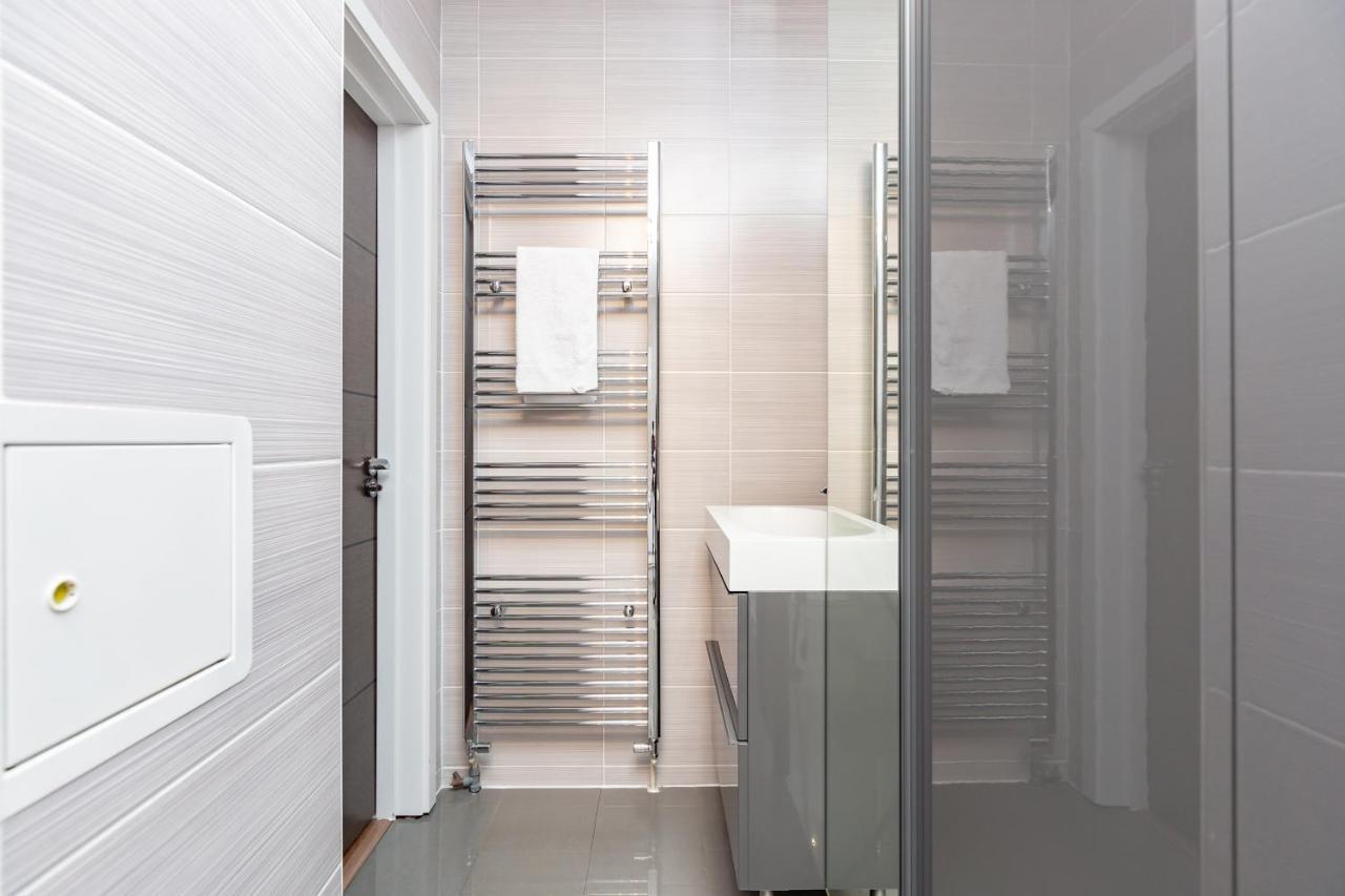 Manhattan Heights Apartment เมดสโตน ภายนอก รูปภาพ