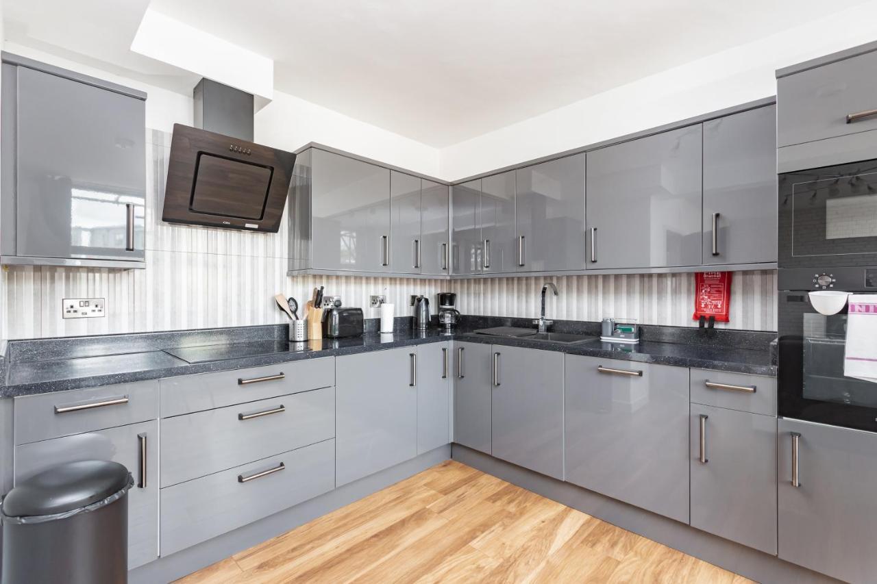 Manhattan Heights Apartment เมดสโตน ภายนอก รูปภาพ
