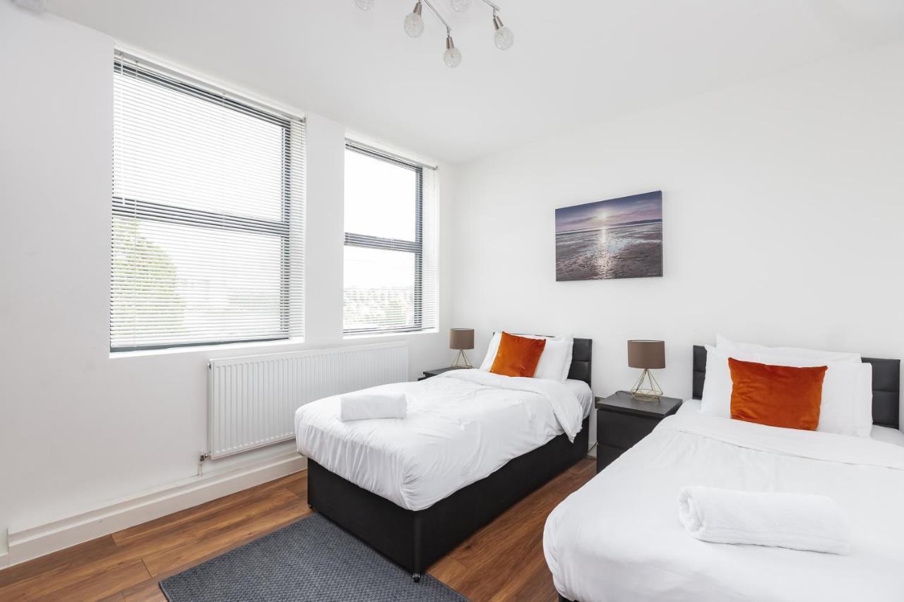 Manhattan Heights Apartment เมดสโตน ภายนอก รูปภาพ